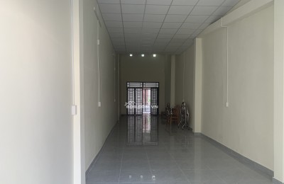 Bán hoặc cho thuê nhà cấp 4 mặt tiền đường 8