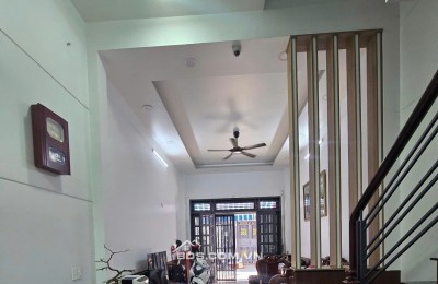 Nhà gần chợ Tân Hương 1 trệt 5 lầu,khu phân lô cực đẹp