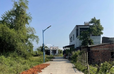 Khu đất tọa lạc tại Đường ĐT 609, Xã Đại Lộc, Đà Nẵng đang chờ đón những chủ nhân mới. Với diện tích 155 m2, đất thổ cư thoải mái xây dựng