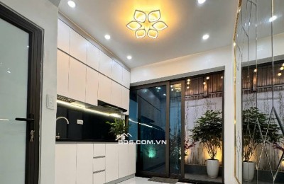 NHÀ 2 THOÁNG MỚI KENG TRUNG TÂM ĐỐNG ĐA  – FULL NỘI THẤT – GẦN PHỐ