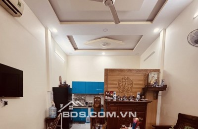 BÁN NHÀ MẶT TIỀN ĐƯỜNG NGANG 4.5M*18m KD LÀM VĂN PHÒNG SPA-PHÒNG MẠCH-ĐA NGÀNH-GẦN CHỢ-XUNG QUANH ĐẦY TIỆN ÍCH