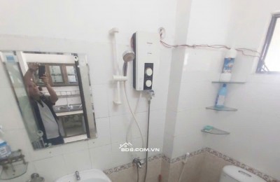 Chung cư An Dương Vương thang bộ), P8, Q5: 76m2, 2p ngủ, nT giá 9tr/