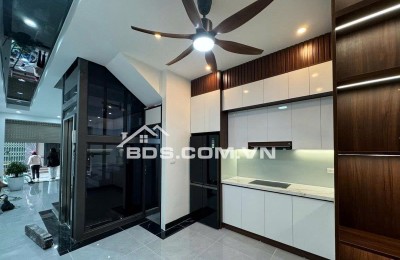 Bán nhà Phan Đình Giót – Hà Đông , 50m2 – lô góc- Thang máy – ô tô đỗ cửa – full nội thất.
