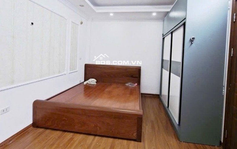 Nhà 5 tầng trung tâm Phúc Lợi, Full nội thất, ở ngay