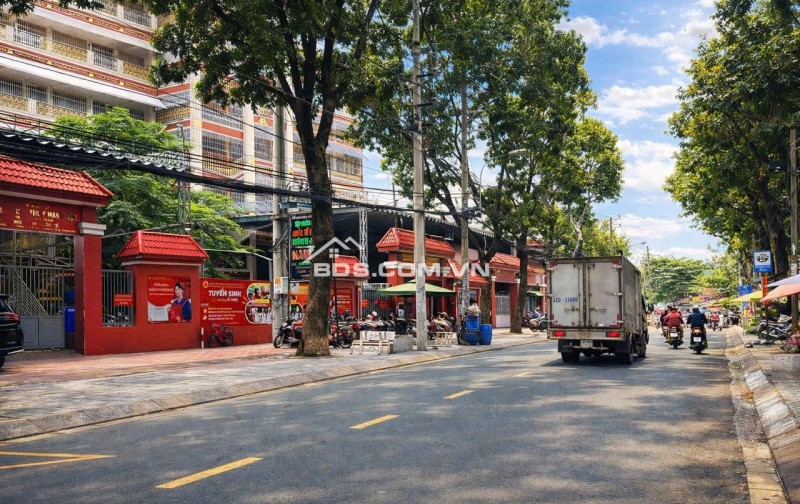 Chỉ 1 căn duy nhất ngang 5.1m MTKD ngay chợ rau Lê Văn Thọ 122m2 4 lầu KD đỉnh giá 20 tỷ.