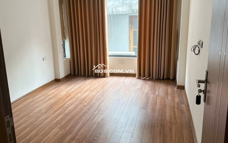 Nhà gần Võng Thị Tây Hồ ngõ gần phố – 1 phút hồ - lâu lâu mới có – 3 gác đỗ cửa - ở sướng