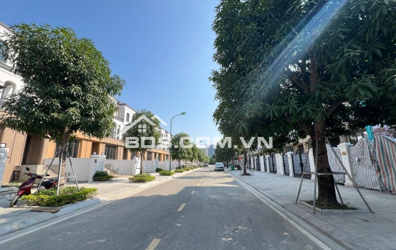 BIỆT THỰ CIPUTRA – TỌA ĐỘ VÀNG SÁT VÁCH LOTTE MALL TÂY HỒ – GIÁ ĐẦU TƯ