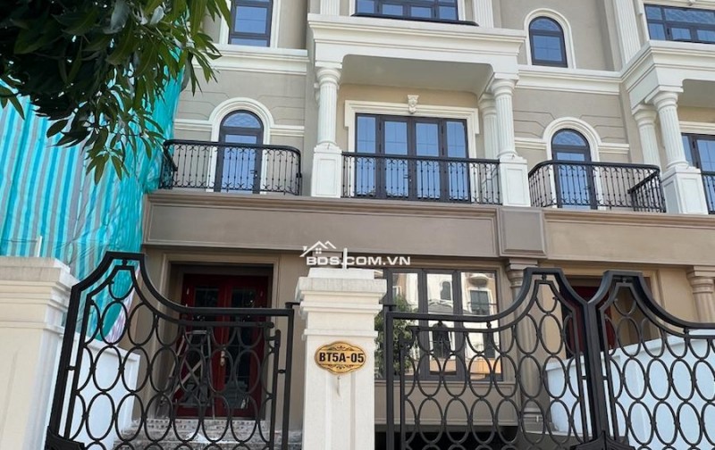 BIỆT THỰ CIPUTRA – TỌA ĐỘ VÀNG SÁT VÁCH LOTTE MALL TÂY HỒ – GIÁ ĐẦU TƯ