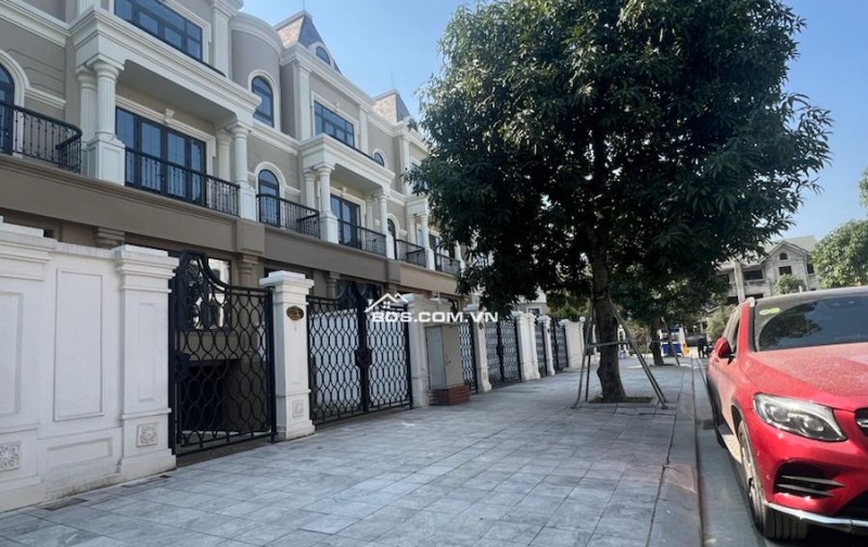 BIỆT THỰ CIPUTRA – TỌA ĐỘ VÀNG SÁT VÁCH LOTTE MALL TÂY HỒ – GIÁ ĐẦU TƯ