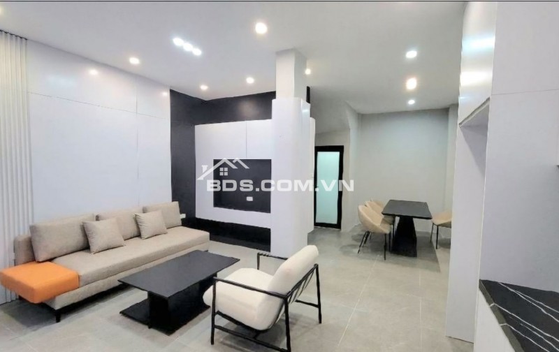 HÀNG SIÊU VIP KHU VỰC HOT TUYẾN PHỐ SẦM UẤT NGUYỄN THỊ ĐỊNH