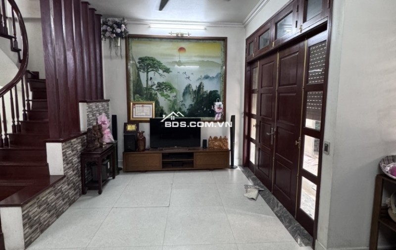 GẤP CẦN BÁN NHANH SIÊU PHẨM CỰC HIẾM Ô TÔ NGỦ TRONG NHÀ