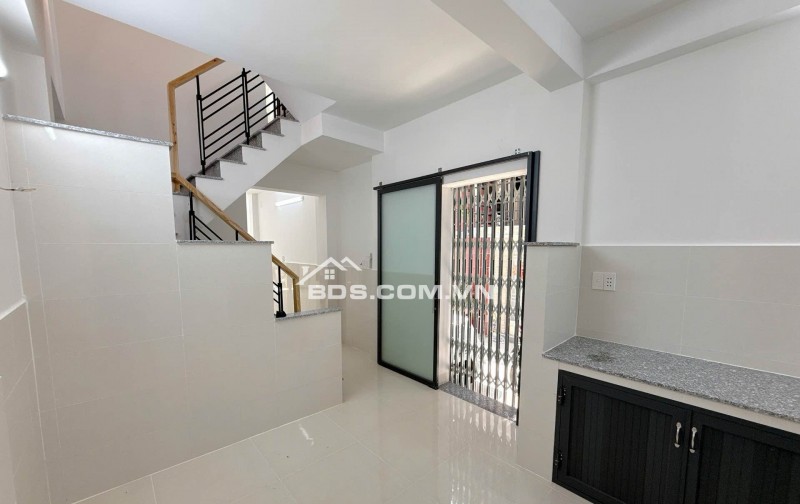 Cần bán nhà// NGUYỄN THỊ THẬP, cách hẻm xe hơi chỉ 5m