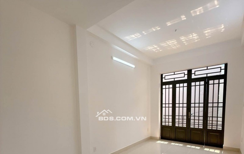 Cần bán nhà// NGUYỄN THỊ THẬP, cách hẻm xe hơi chỉ 5m