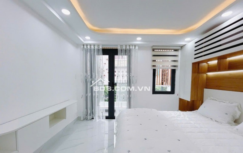 Cần bán nhà 4 tầng / NGUYỄN THỊ THẬP mặt tiền Hẻm Xe Hơi