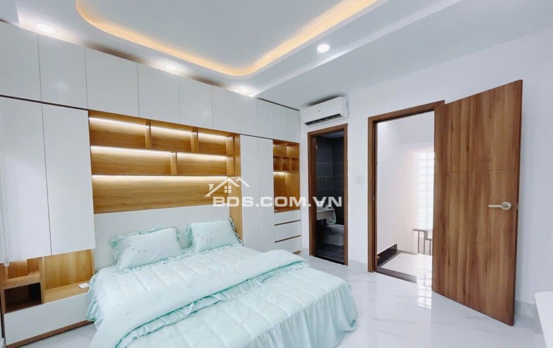 Cần bán nhà 4 tầng / NGUYỄN THỊ THẬP mặt tiền Hẻm Xe Hơi