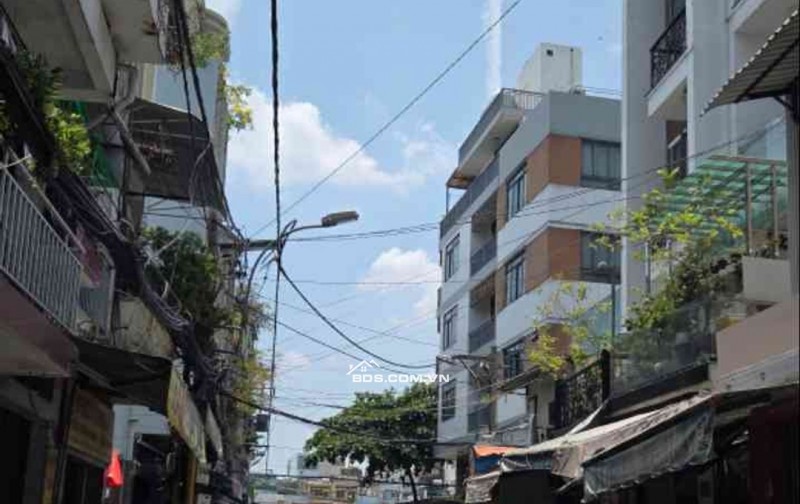 Mặt tiền kinh doanh ngay chợ Phạm Văn Hai