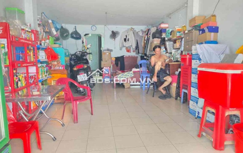 Mặt tiền kinh doanh ngay chợ Phạm Văn Hai