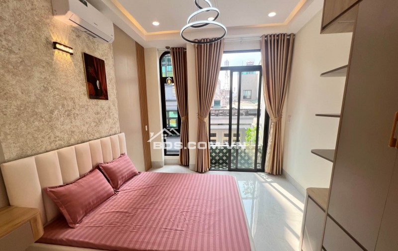 Phạm Văn Hai – Tân Bình | Hẻm 4m xe hơi đỗ cửa – nhà đẹp 4 tầng, nội thất xịn, vị trí sát Phú Nhuận