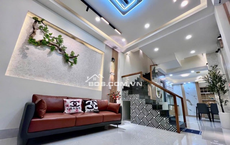 Phạm Văn Hai – Tân Bình | Hẻm 4m xe hơi đỗ cửa – nhà đẹp 4 tầng, nội thất xịn, vị trí sát Phú Nhuận