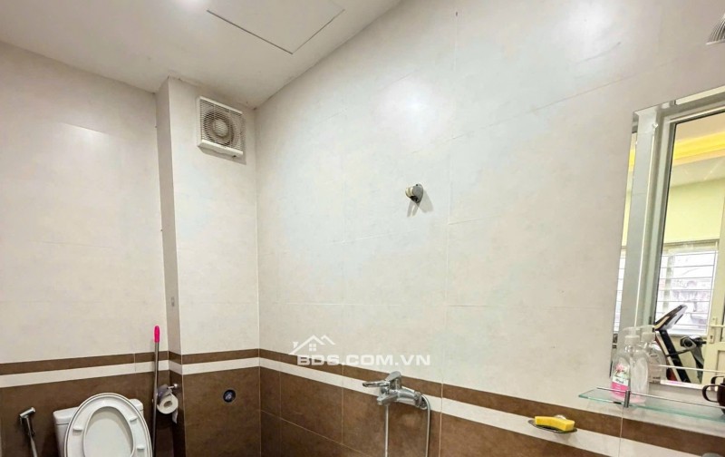 CẦN BÁN GẤP - NHÀ ĐẸP - TRUNG TÂM ĐỐNG ĐA - GẦN PHỐ