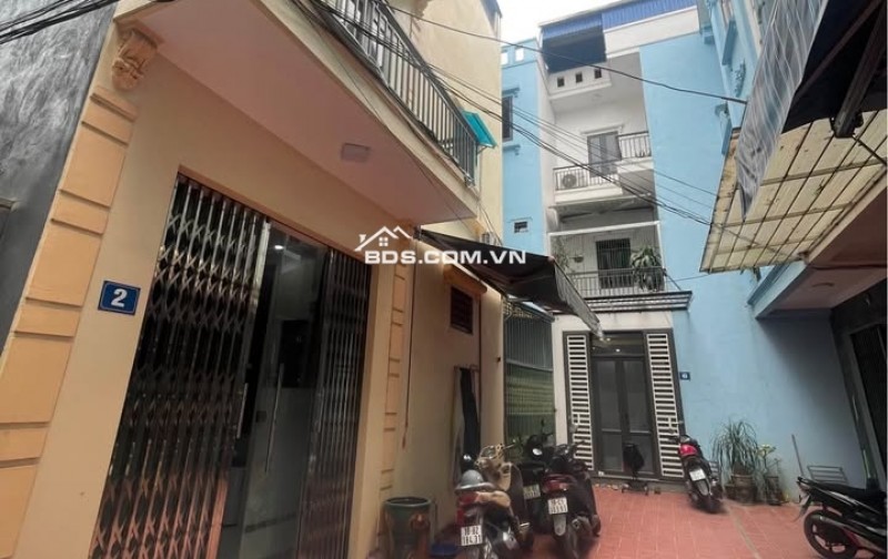 BÁN NHÀ 2.45 TỶ 3 TẦNG 46M2 ( ĐÔNG NAM ) NGÕ RỘNG TRẦN QUANG KHẢI