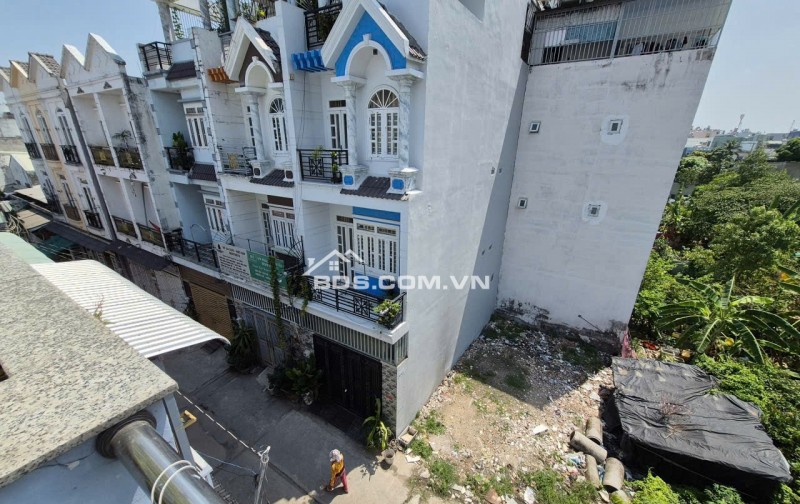 Bán nhà 1 trệt 1 lầu 1 sân thượng Hẻm đường LK 4-5 ,P.Bình Hưng Hòa B , Bình Tân