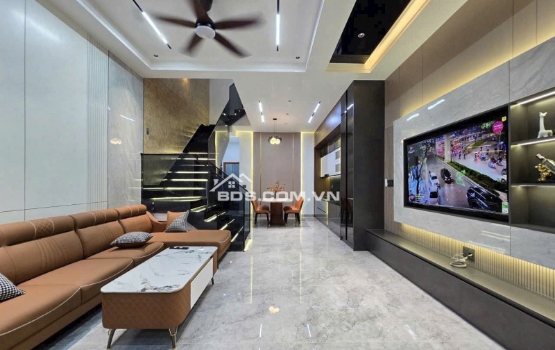 Bán nhà 3 tầng LUXURY đường Hoà Phú 3 - Đối diện UBND Quận cũ