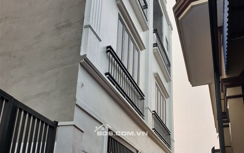 BÁN NHÀ ĐẸP 1.75 TỶ 3 TẦNG 52M2 ( ĐÔNG BẮC ) NGÕ KHU ĐỆ TỨ