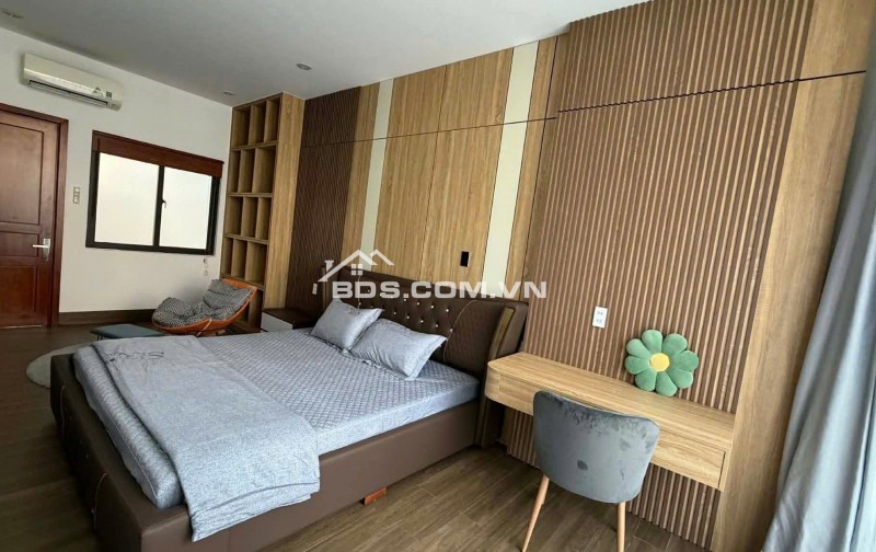 Bán nhà 3 tầng đường Đặng Huy Trứ - Trục đường 7,5m thông biển