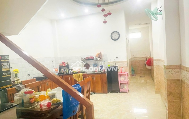 BÁN GẤP NHÀ 2 TẦNG 85M²,CHỈ CÁCH 2 CĂN RA MẶT TIỀN NGUYỄN PHƯỚC NGUYÊN,NGANG 4.75M,3PN,SÁT CHỢ,BÊN CÔNG VIÊN