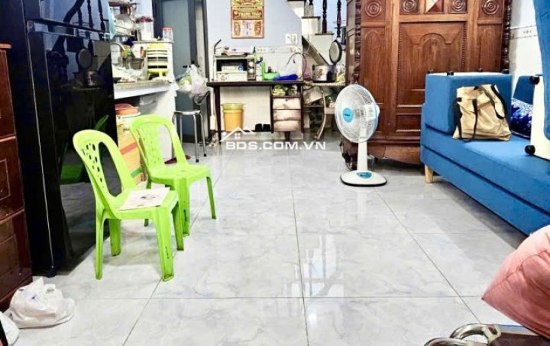 Nhà 3 tầng cạnh mặt tiền, gần Cầu Vượt Cộng Hòa, 3.8 tỷ