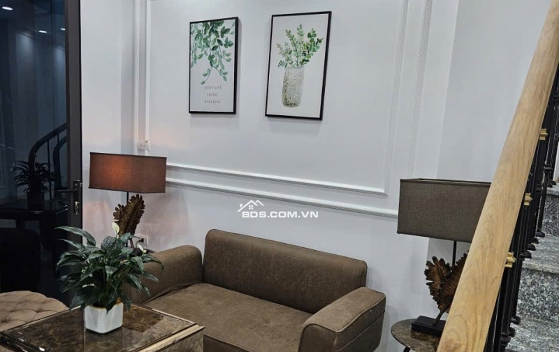 Chính chủ cần bán 2 căn nhà mới xây tại khu vực phát triển cực nóng quận Thanh Xuân. Phù hợp cho gia đình trẻ định cư hoặc đầu tư giữ tiền.