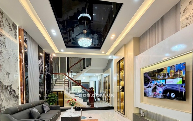 Bán Siêu phẩm nhà 3 Tầng FULL nội thất mặt tiền Dương Đức Hiền - Gần biển