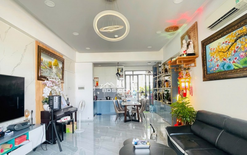 Bán căn hộ 3PN 98m2 tại Lý Thường Kiệt Q11, Tầng 8 Full nội thất