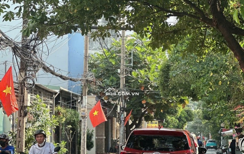 Bán nhà phố 4 lầu ngang 4.2m MTKD đa nghề Quang Trung DTS 174m2 gần chợ HTT nhỉnh 10 tỷ