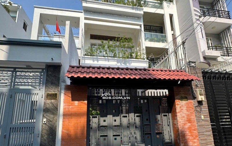 Bán nhà hẻm xe hơi 1 trệt 1 lầu 1 sân thượng Hoàng Diệu P13 Q4 siêu đẹp