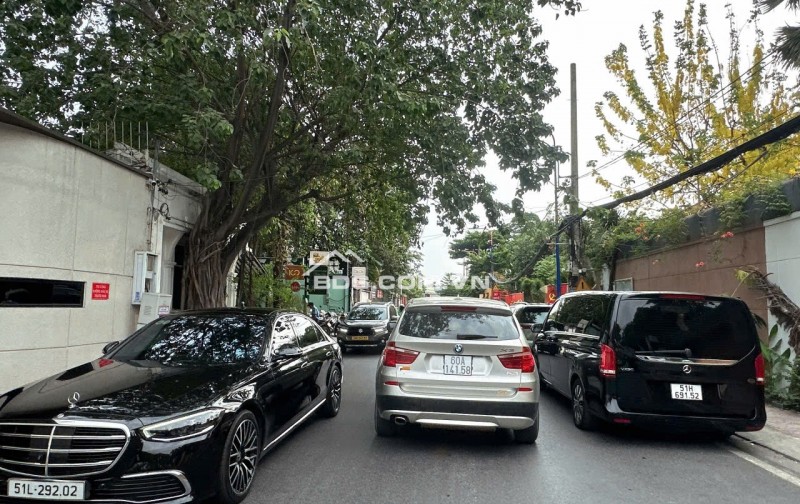 Biệt thự VIP Thảo Điền Q2 ngang 15m 580m2 4 tầng có thang máy tặng hồ bơi chỉ 135 tỷ.