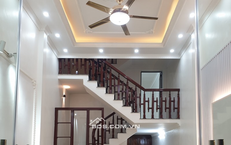 BÁN NHÀ ĐẸP 1.78 TỶ 2.5 TẦNG 40M2 NGÕ ĐƯỜNG TRƯỜNG CHINH