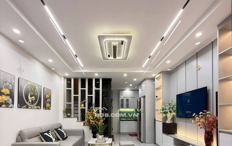 Bán Nhà Thang Máy Giải Phóng, Hoàng Mai 33m, 6  tầng, mt 3.6m, giá 8.68 tỷ.