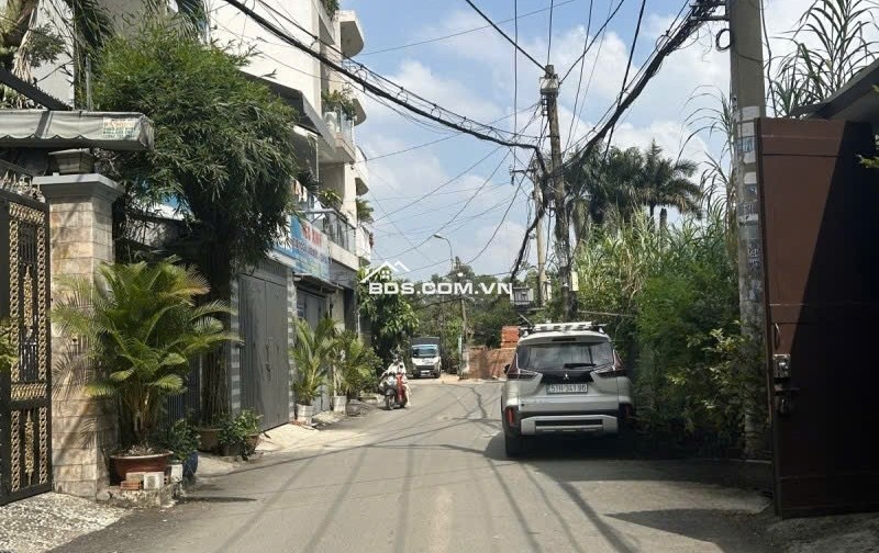 Bán đất tặng nhà hẻm 1 sẹc 8m Nguyễn Văn Khối 72m2 ngang 4m gần CV Làng Hoa chỉ 8 tỷ.