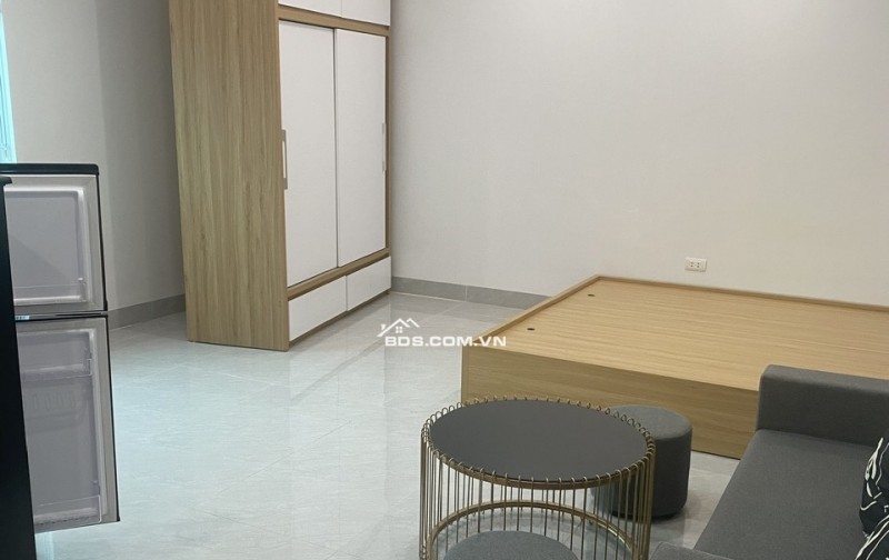 PHÒNG XUÂN ĐỈNH 30M2 THANG MÁY ĐỦ ĐỒ AN TOÀN PCCC Ô TÔ ĐỖ CỬA GIÁ 5TR/TH