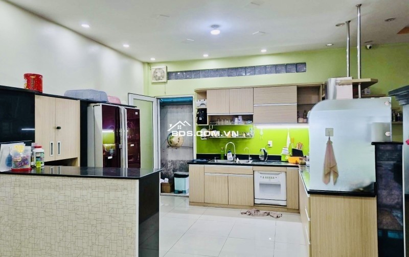  Nhà ngang KHỦNG 8.5m Hiếm Tại Gò Vấp – 106m², 3 Tầng, Hẻm Xe Hơi, chỉ 11 tỷ!