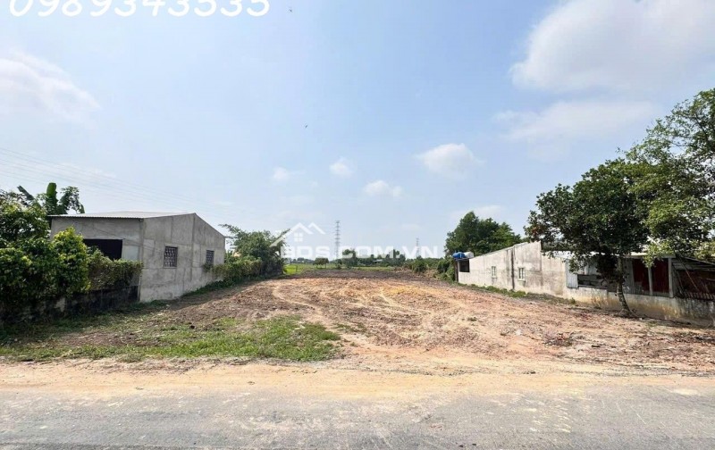 Chính chủ gửi bán lô đất mặt tiền đường nhựa Thị trấn Hậu Nghĩa, Đức Hòa, Long An