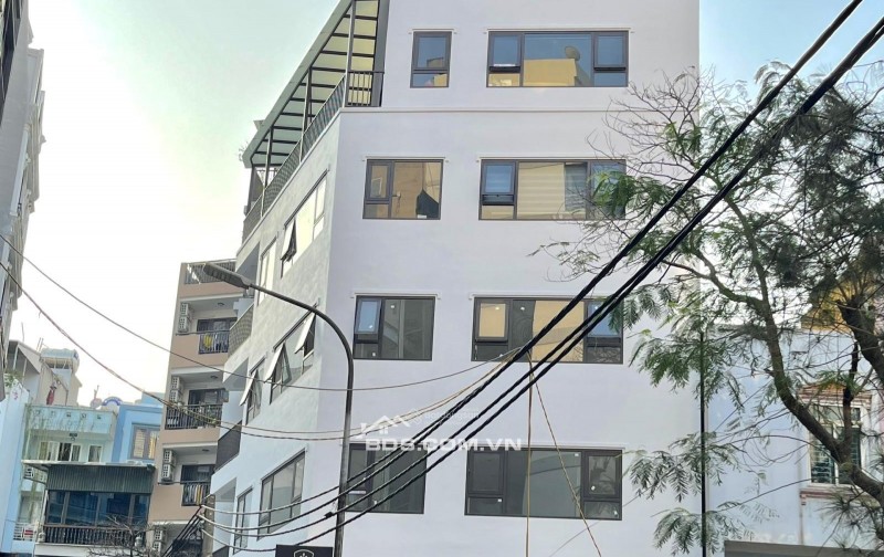 Chính chủ cần cho thuê sàn tầng 4 tòa nhà căn góc 2 mặt tiền tại phố Trần Thái Tông