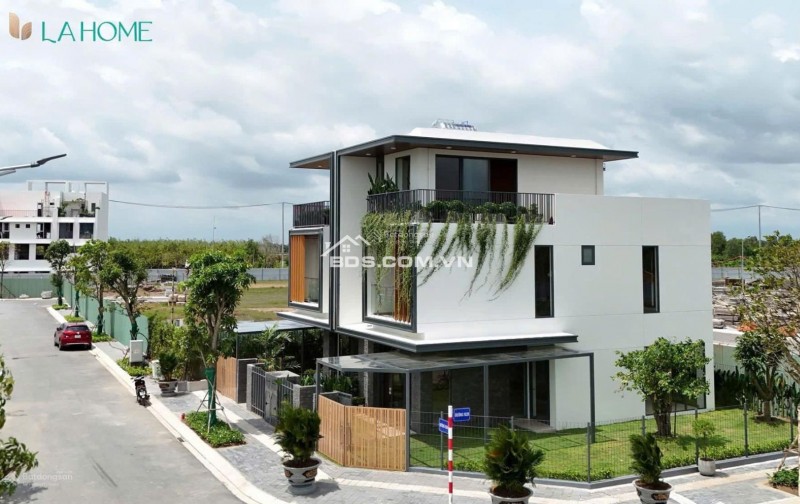 BÁN NHANH NHÀ PHỐ SÂN VƯỜN 90M2 CHỈ với giá hơn 4 tỉ