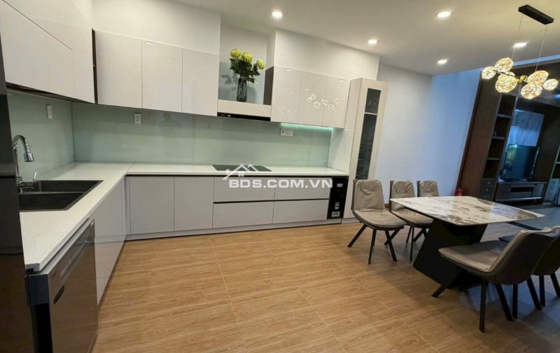 Bán nhà 3 tầng đường Đặng Huy Trứ - Trục đường 7,5m thông biển