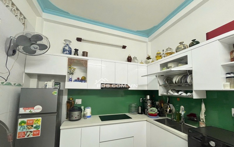 BÁN NHÀ CHÍNH CHỦ: NHỎ, ĐẸP, CHẮC CHẮN, HẺM THÔNG - RỘNG, KDC THÂN THIỆN. LH:0989051114.