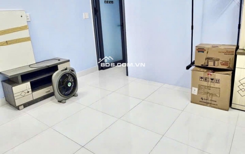 Nhà 3 tầng cạnh mặt tiền, gần Cầu Vượt Cộng Hòa, 3.8 tỷ