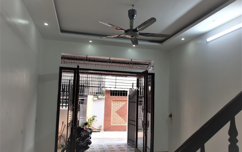 BÁN NHÀ 2.65 TỶ 3 TẦNG 97M2 ( ĐÔNG NAM ) Ô TÔ ĐỖ CỬA NGÕ GIẢI PHÓNG