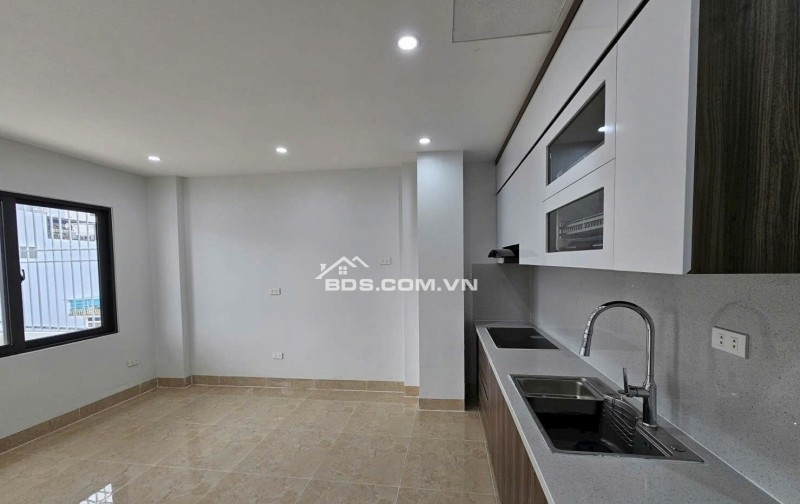 SIÊU PHẨM LONG BIÊN – 6 TẦNG THANG MÁY – LÔ GÓC – Ô TÔ VÀO NHÀ – NHỈNH 9 TỶ